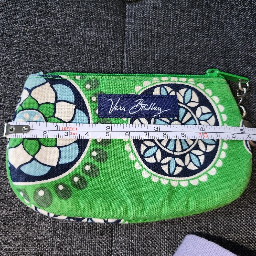 Preowned Vera Bradley green and‎ blue clip id case